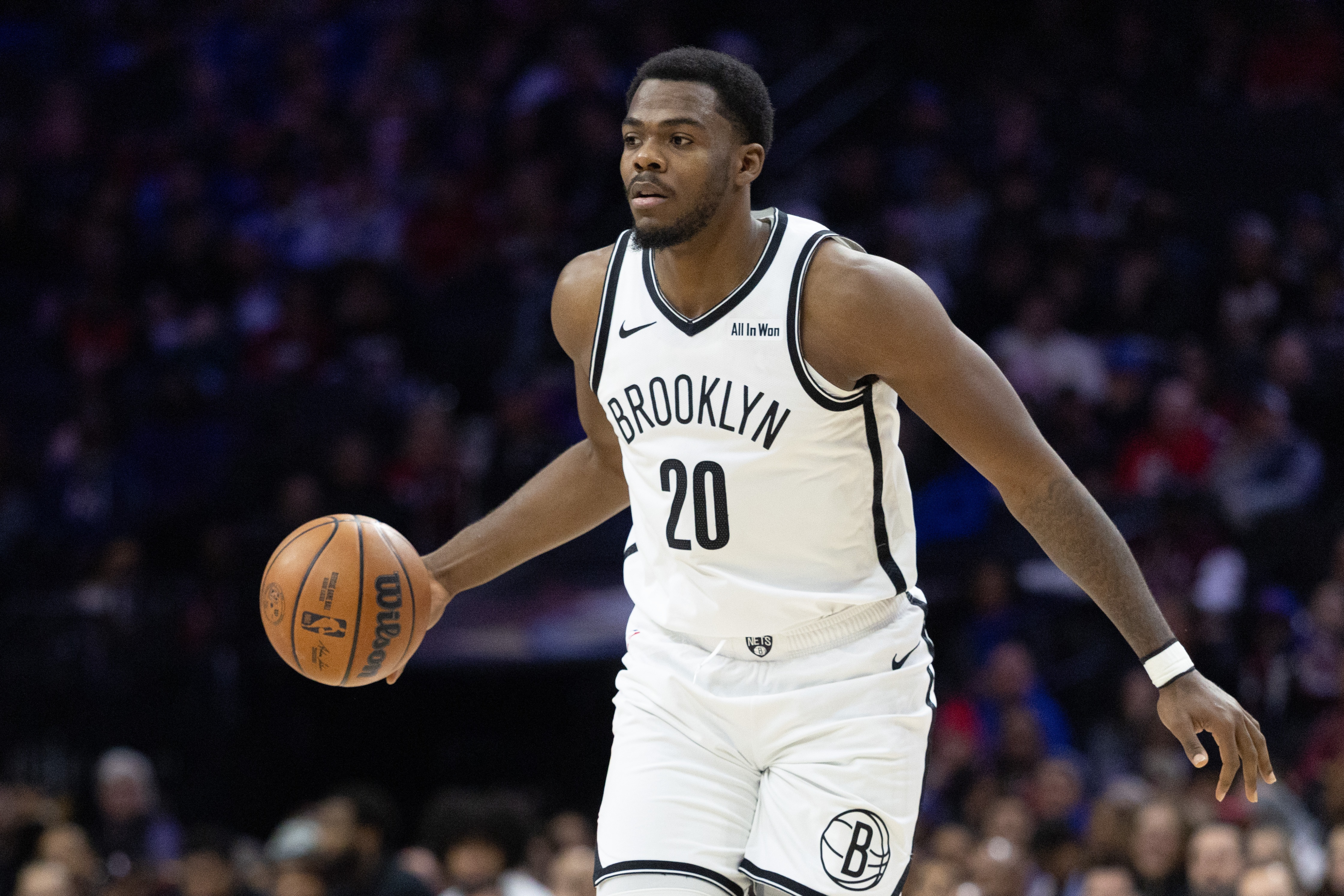 开云APP-篮网客场对阵尼克斯!戴隆·夏普出战成疑 还有五人打不了!